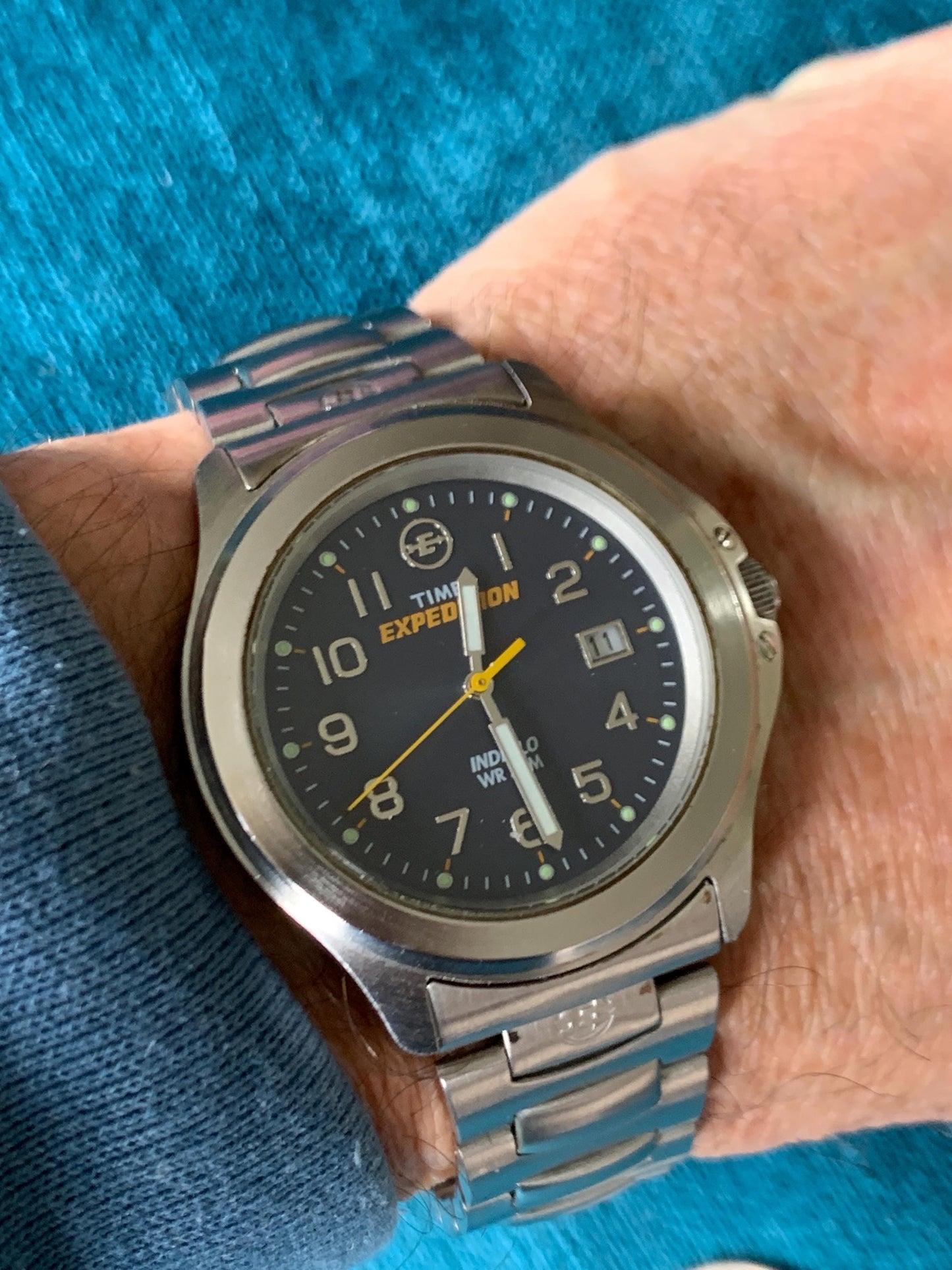 2001 Timex Expedition Blue Dial Indiglo Quartz Watch w/Date, Silver Tone with Matching Bracelet. Great Condition, Indiglo Radiant Dial!