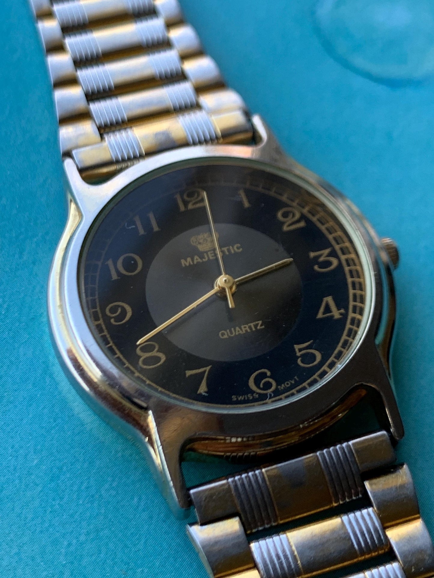 Classic Appearance Black Dial Majestic Watch. 32mm Good used condition. Quartz, New Battery, Two-Tone case and Bracelet. Dial Two-Tone Black