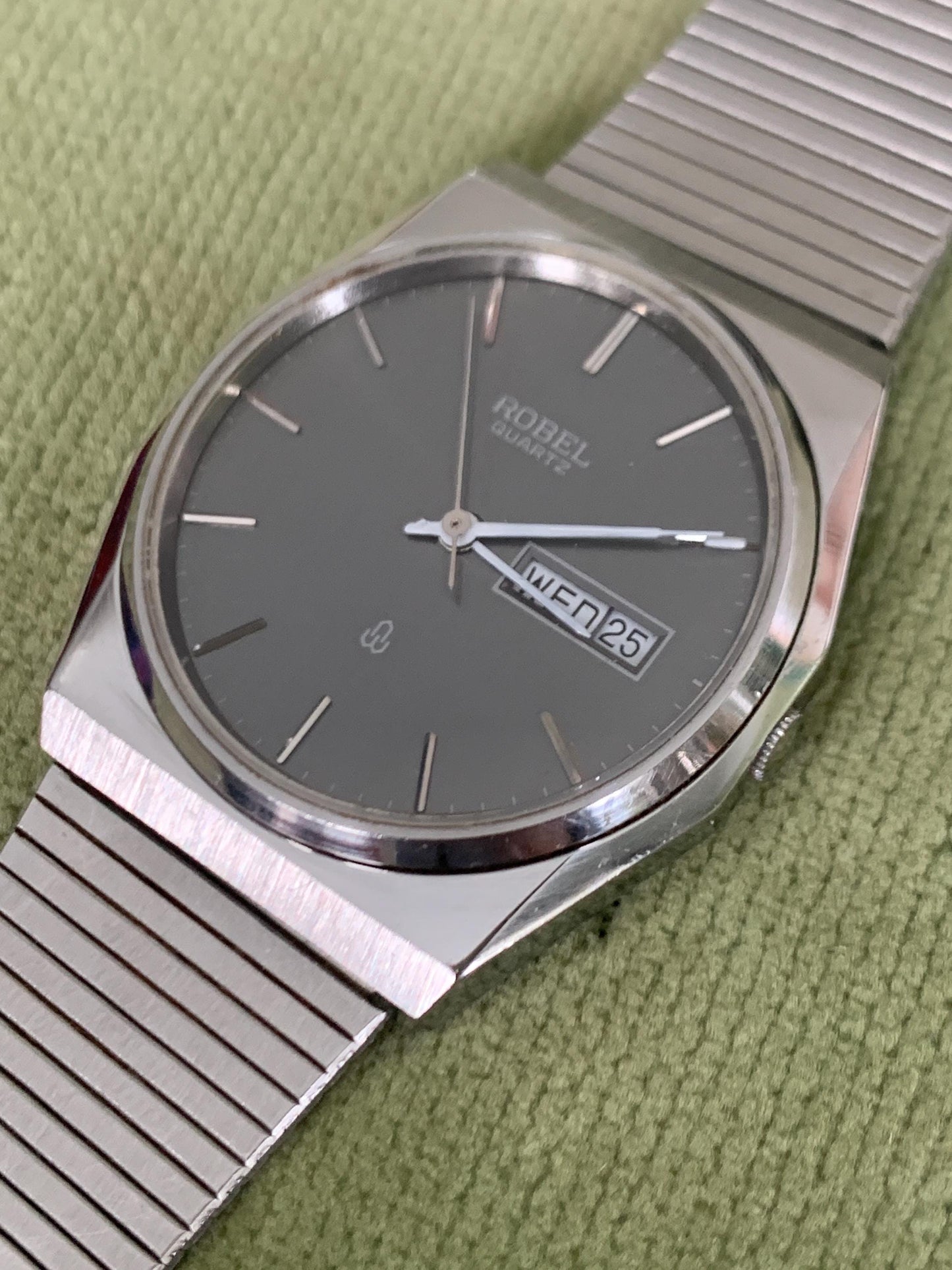 Mystery 1980s ROBEL Quartz Watch - Day Date Watch with Seiko/Tissot influence. Brushed Gray Dial, Stainless. Cool Analog 80s Korean Style!