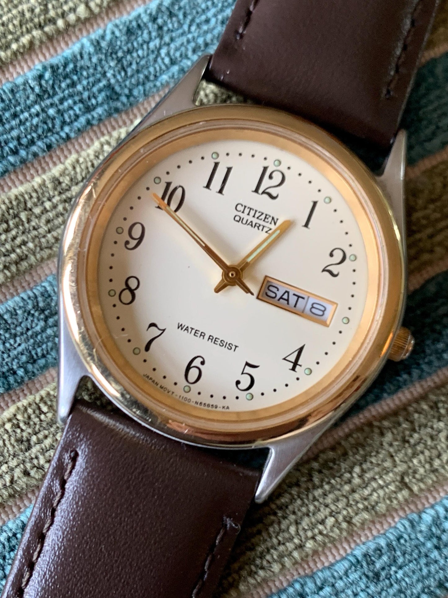 Citizen Quartz Watch Two-Tone, Cream Dial in Excellent Condition - Barely worn, new battery, runs & keeps time well. New Leather Strap. 36mm