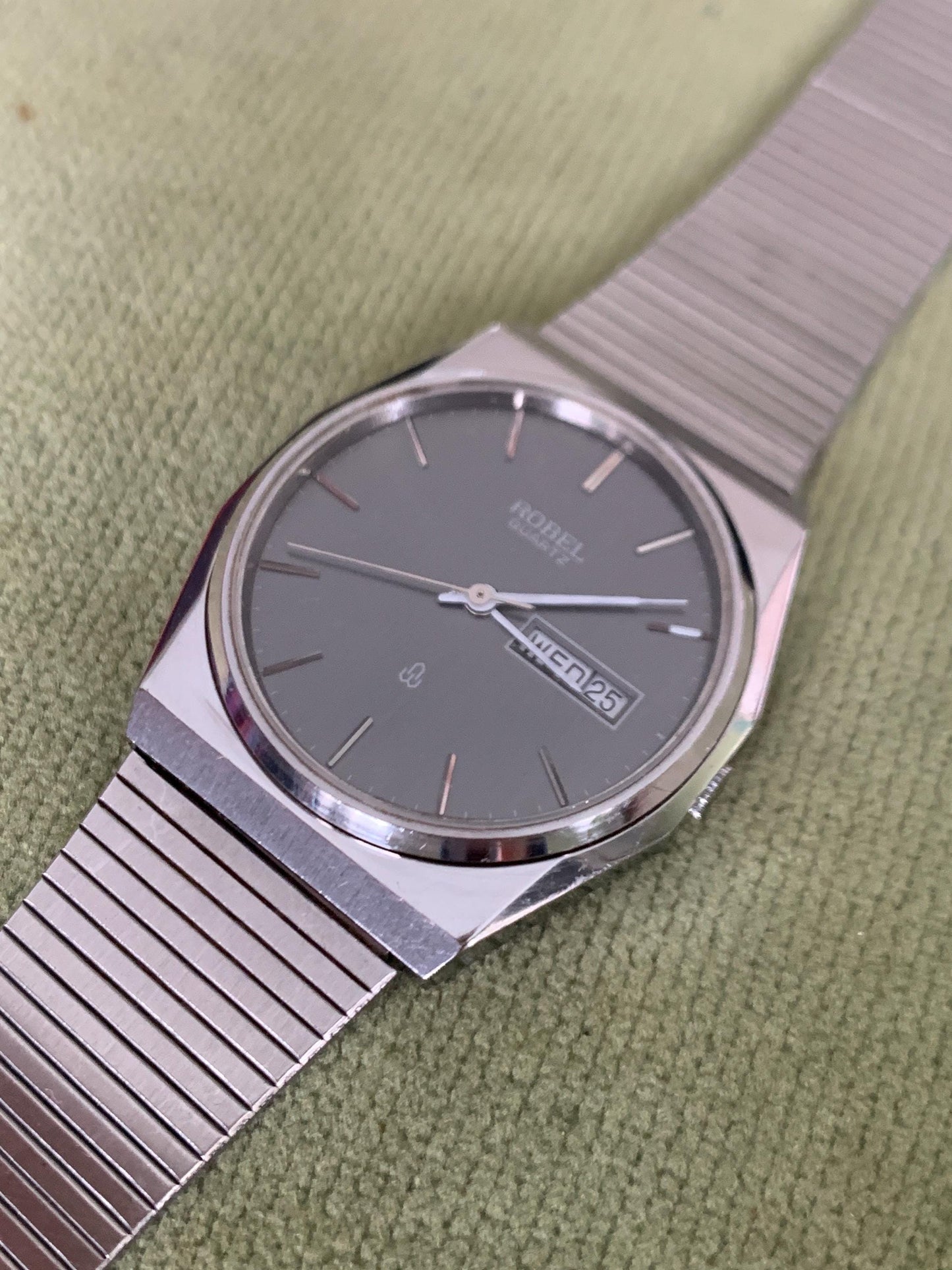 Mystery 1980s ROBEL Quartz Watch - Day Date Watch with Seiko/Tissot influence. Brushed Gray Dial, Stainless. Cool Analog 80s Korean Style!