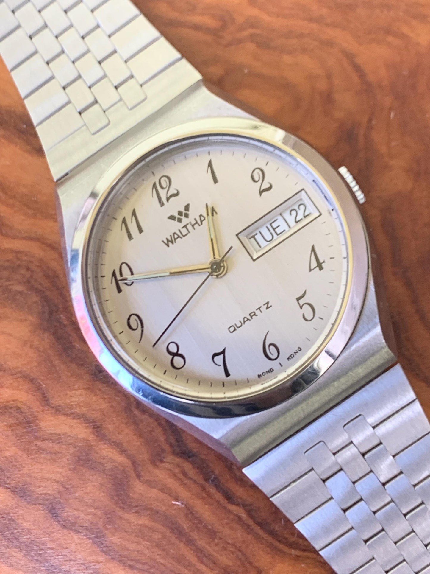 1980s Cool Waltham Quartz. Waltham Quartz Day Date Watch - Silver Tone Classic Style. 1980s Hong Kong. Stainless Bracelet. Early 80s Quartz!