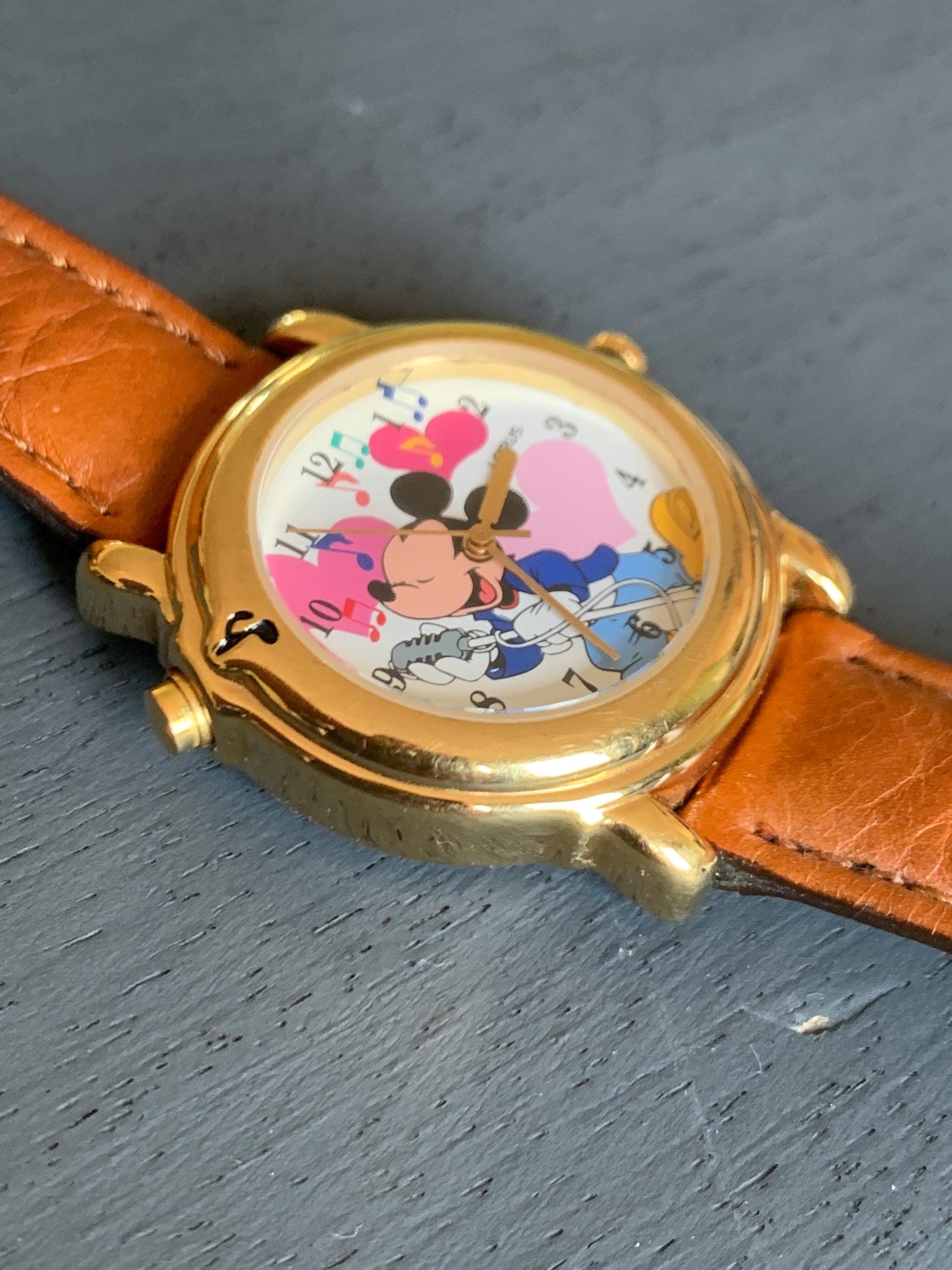 Vintage 1990s Disney Mickey Mouse Musical Watch from Lorus by Seiko)  RARE Collectible Wristwatch. Very good condition, new battery. 31mm
