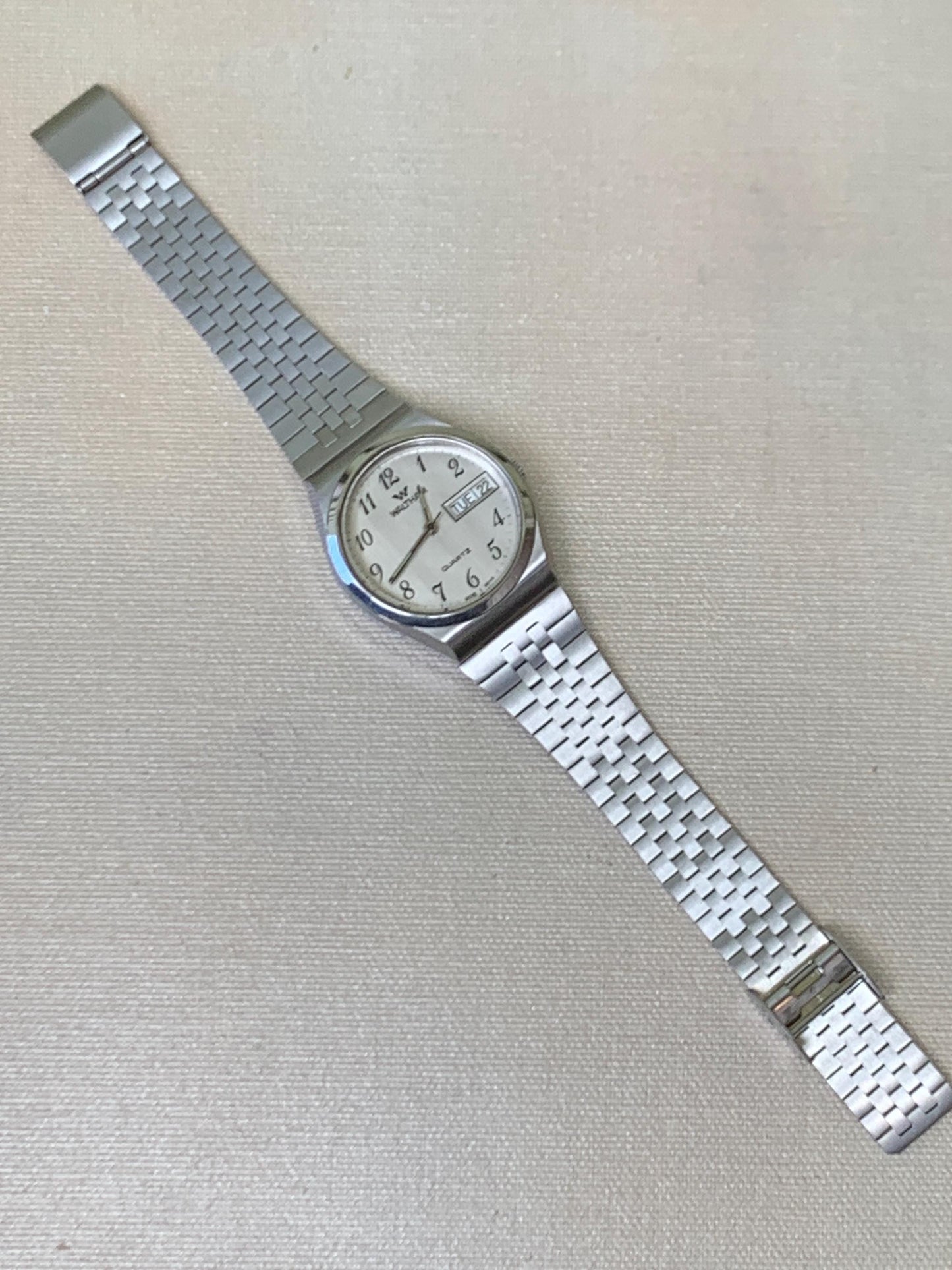 1980s Cool Waltham Quartz. Waltham Quartz Day Date Watch - Silver Tone Classic Style. 1980s Hong Kong. Stainless Bracelet. Early 80s Quartz!