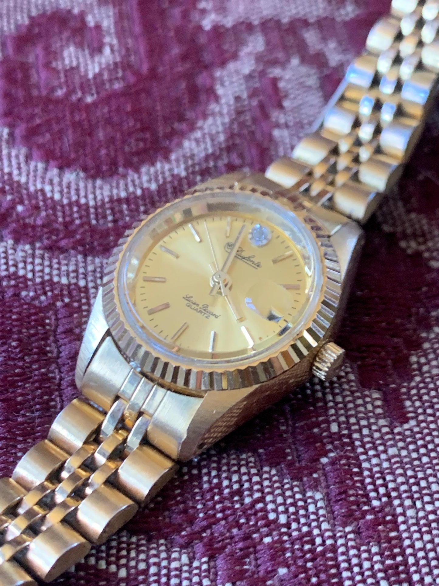 Dufonte by Lucien Piccard Ladies Presidential Watch. Diamond Golden Dial w/date. Gold Tone Case and Bracelet. 7" Wrist or less. New Battery.