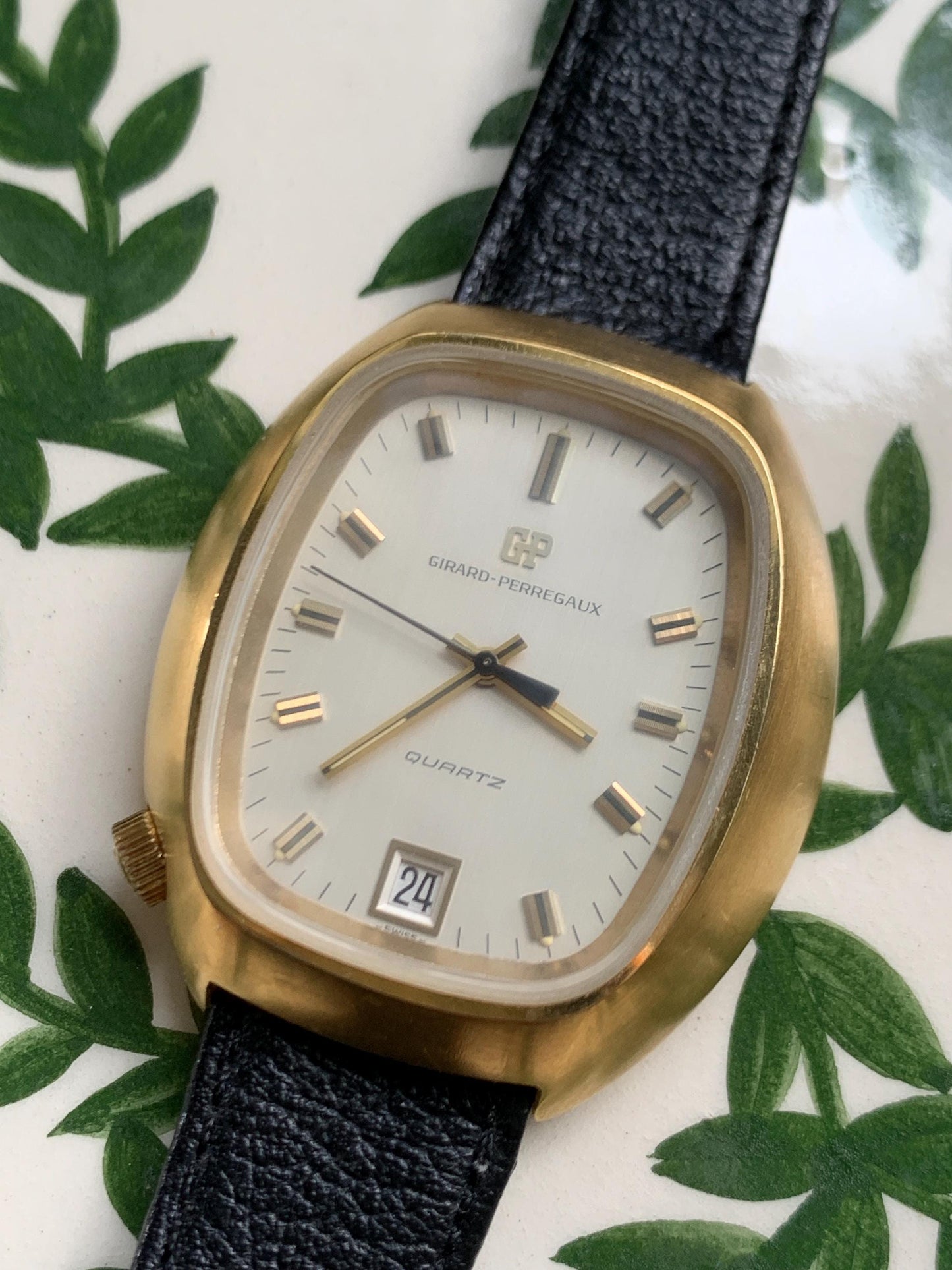 Vintage Gerard Perregeaux Quartz Watch, 2nd Quartz Watch from GP. Circa 1972  Gold Tone w/white Dial. Excellent Condition. 7:30 Crown.