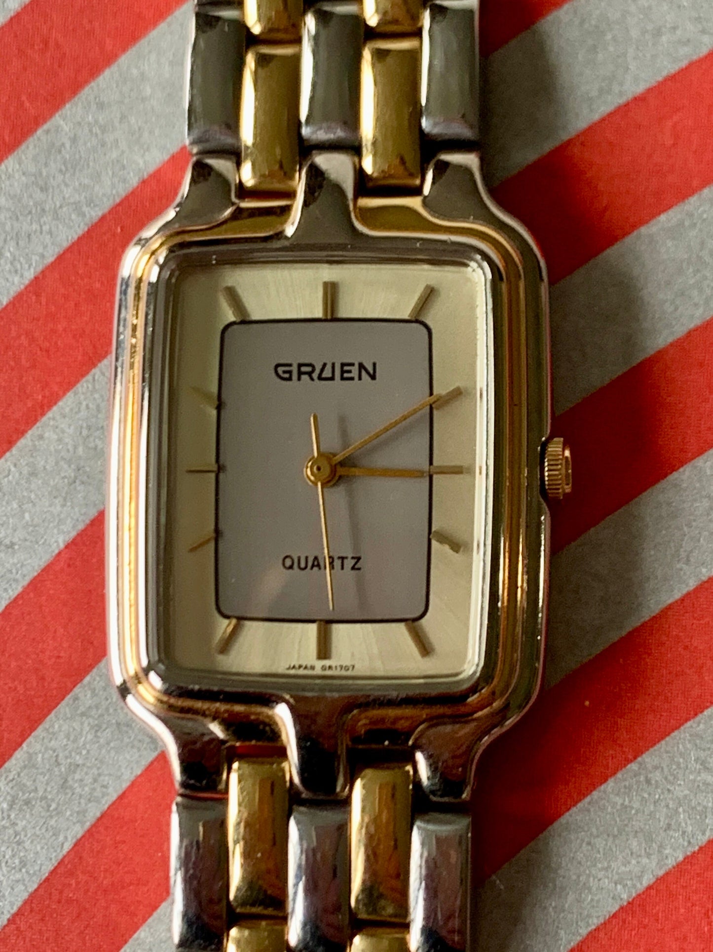 Neo-Vintage: 1980s Gruen Two Tone Metal Tank Watch - Barely worn, new battery, keeps time well.  Retro flair! 001-6L32