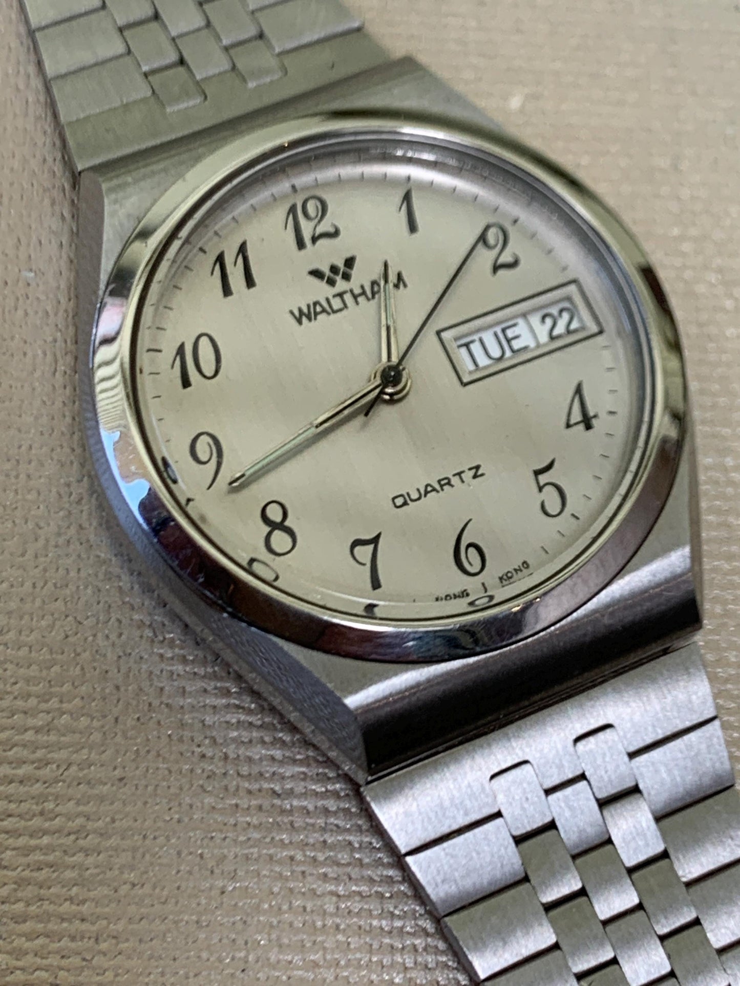 1980s Cool Waltham Quartz. Waltham Quartz Day Date Watch - Silver Tone Classic Style. 1980s Hong Kong. Stainless Bracelet. Early 80s Quartz!