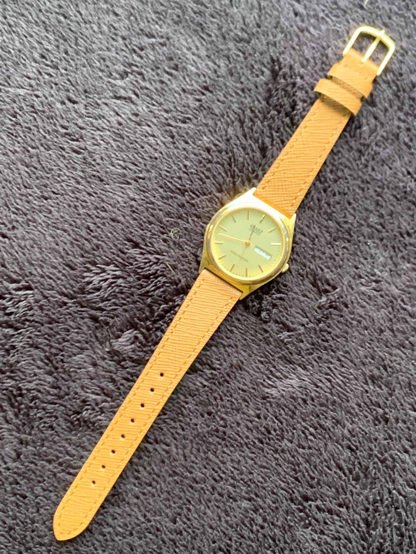 Early 2000s Sharp Quartz Watch. Gold tone. Retro Vintage. New Rubber Strap, Gold Dial. Retro Modernist Design, Day Date, New Battery.
