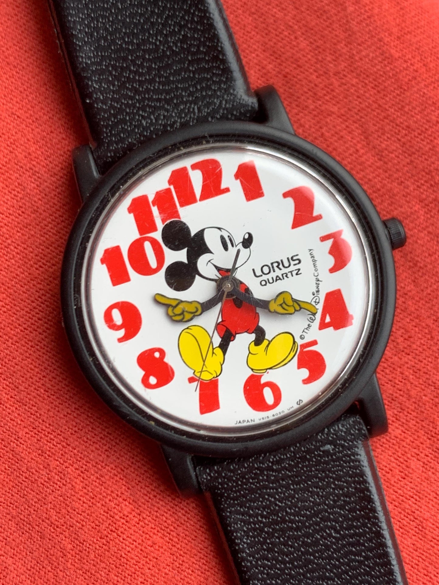 Bold 1990s Disney Mickey Mouse Watch from Lorus (by Seiko) Vintage Collectible Wristwatch. White/Red Very good condition, new battery. 34mm
