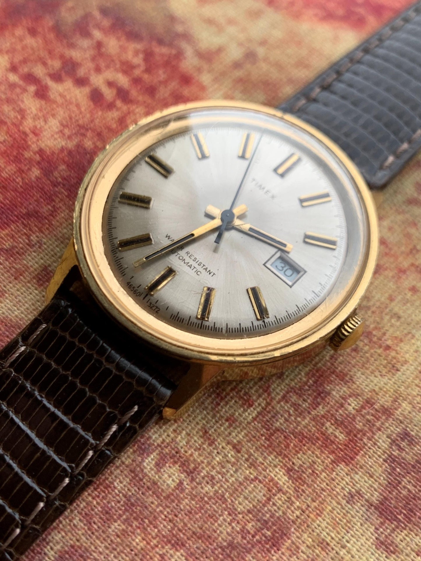 1972 Timex Viscount Automatic Watch, Goldtone Case w/Champagne Dial, Date. 35mm Good Overall VTG Condition w/NOS Leather Band. Works!