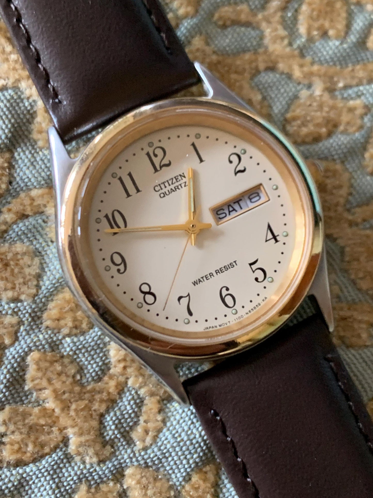 Citizen Quartz Watch Two-Tone, Cream Dial in Excellent Condition - Barely worn, new battery, runs & keeps time well. New Leather Strap. 36mm