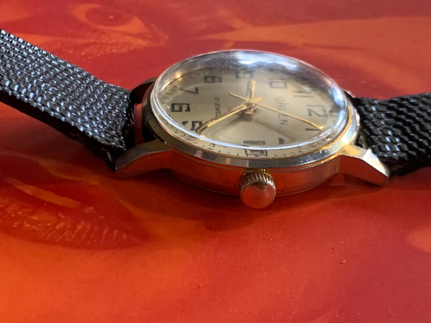 70s Vintage Gruen Winder Watch - 17 Jewels, Gold Tone, Golden Dial & Date in Good Overall Condition - NOS leather strap, runs, keeps time.