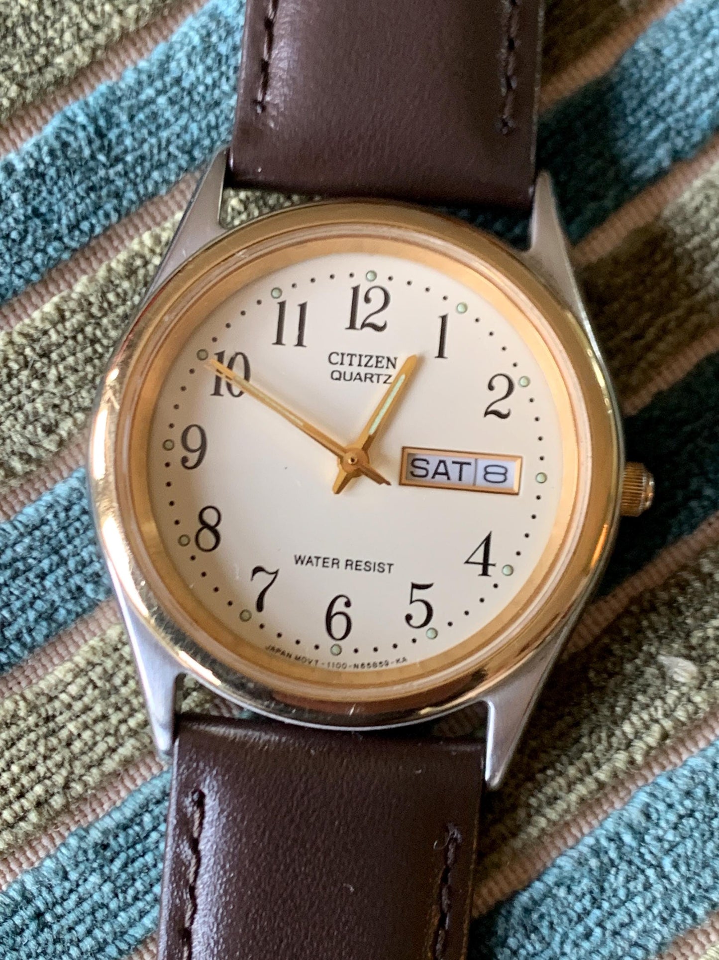 Citizen Quartz Watch Two-Tone, Cream Dial in Excellent Condition - Barely worn, new battery, runs & keeps time well. New Leather Strap. 36mm