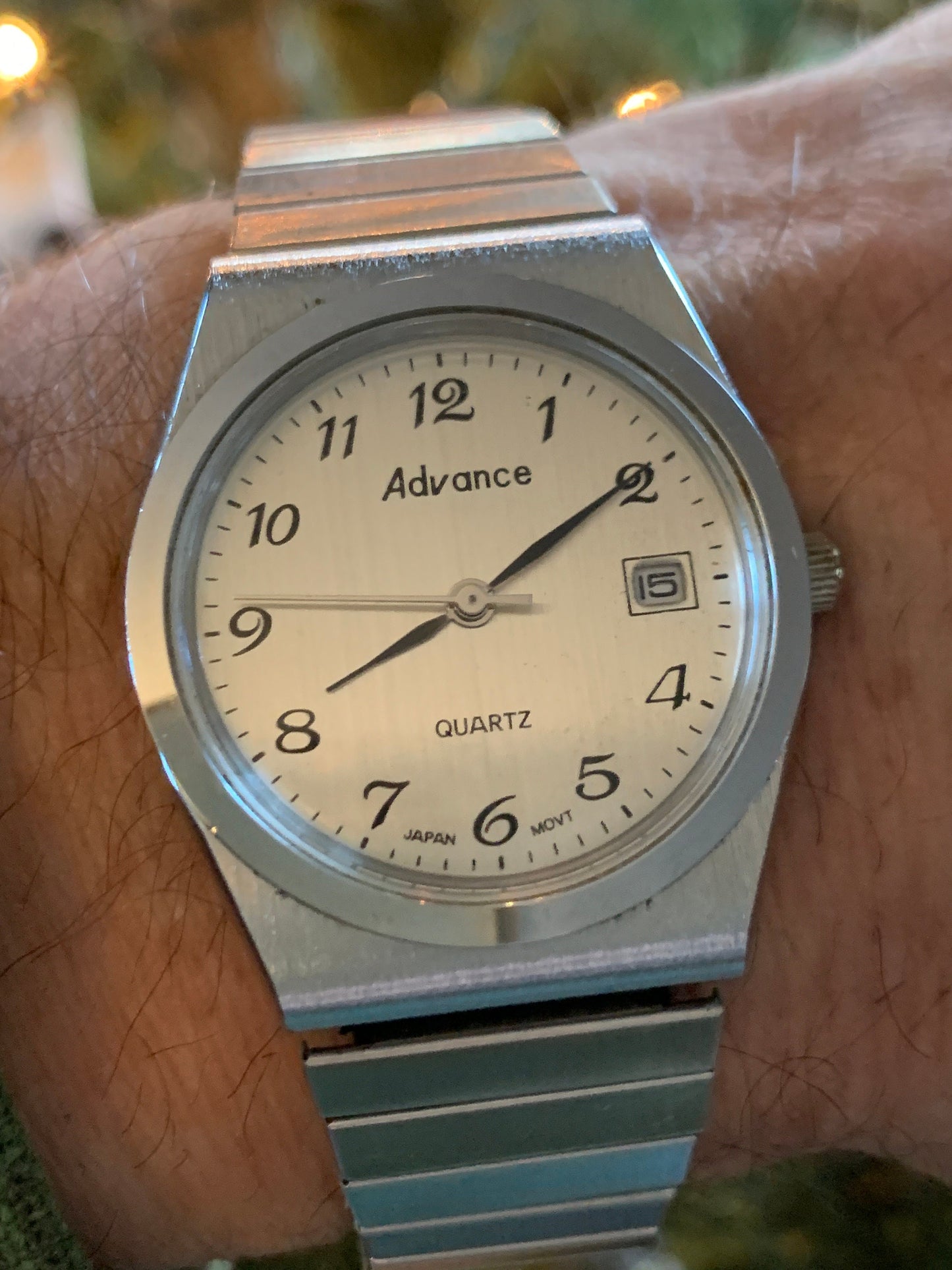 Metal on Metal Silvertone Vintage Style Analog Watch - 1990s Advance Brand, Black Hands, Brushed Metal Dial. New Battery, Accurate, Sleek.