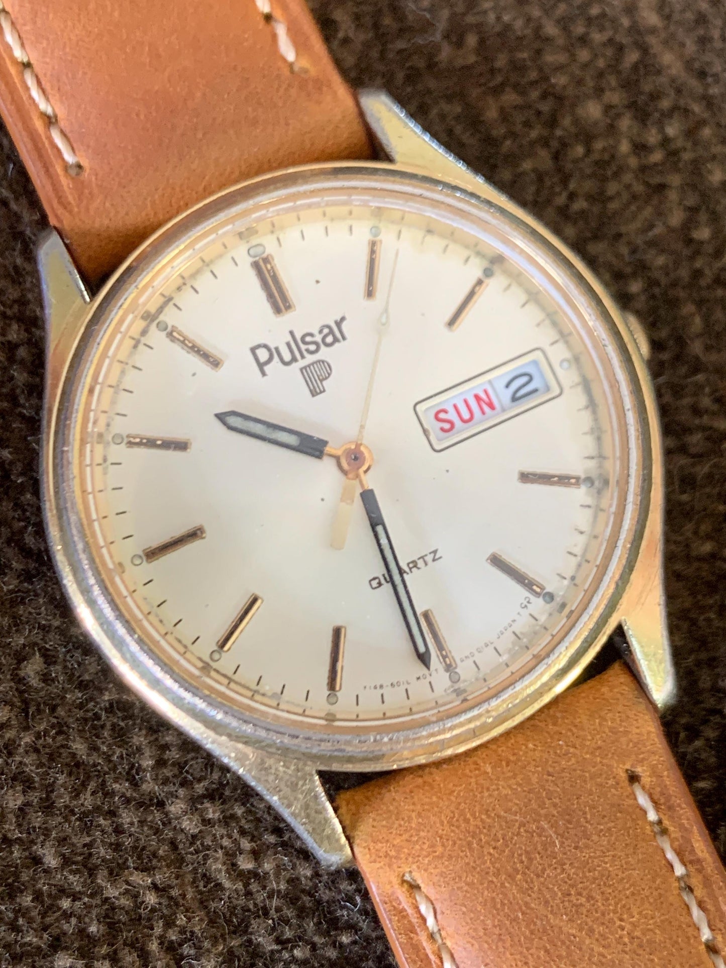 Vintage Pulsar (by Seiko) Quartz Watch - Goldtone w/Gold Dial in Good Condition - 1980s - Day/Date, New  Battery, New Retro Strap. Y148-6019