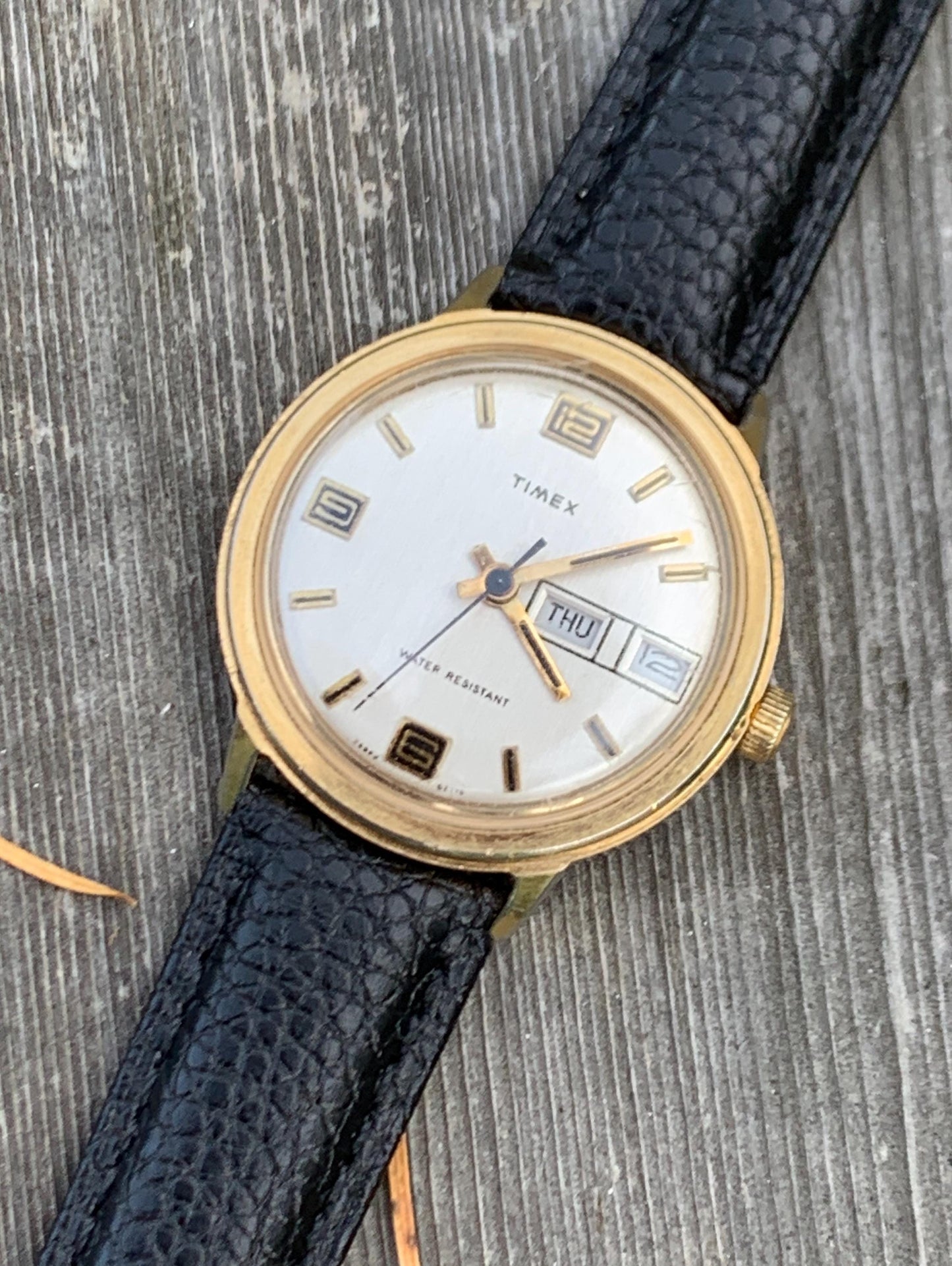 1976 Timex Marlin Winder Watch, Goldtone Case w/Champagne Calendar Dial and Mod Digits Decent Overall Condition w/New Leather Band. Works!