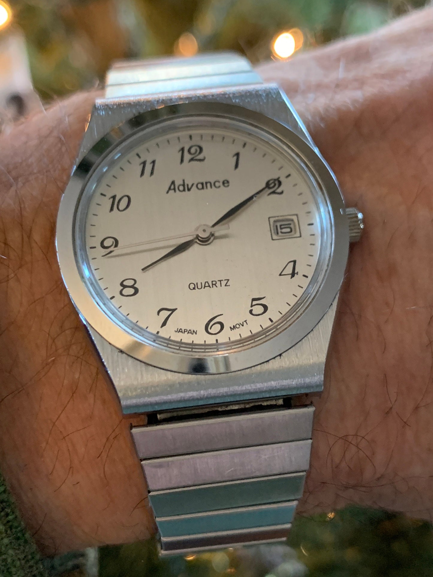 Metal on Metal Silvertone Vintage Style Analog Watch - 1990s Advance Brand, Black Hands, Brushed Metal Dial. New Battery, Accurate, Sleek.