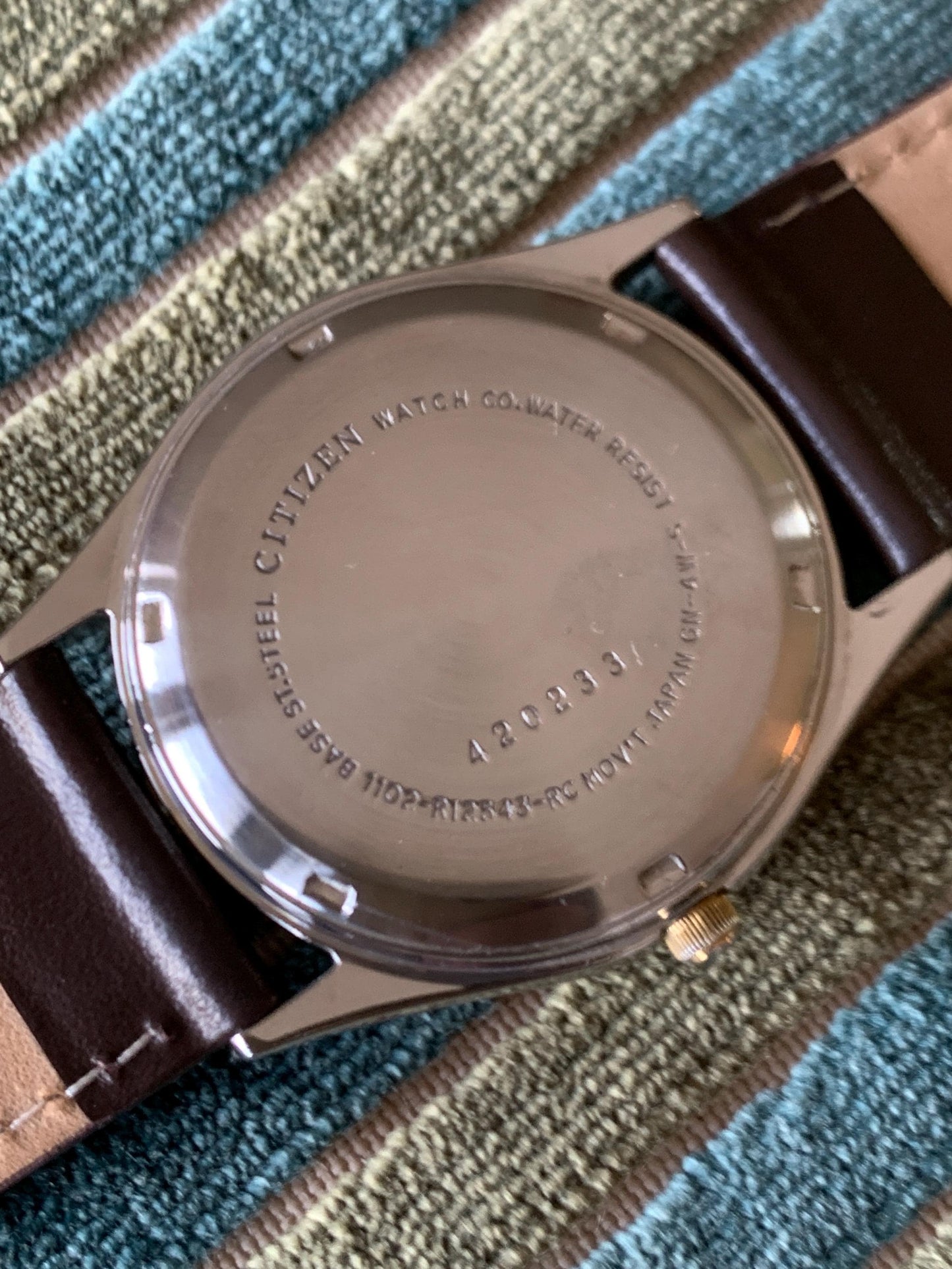 Citizen Quartz Watch Two-Tone, Cream Dial in Excellent Condition - Barely worn, new battery, runs & keeps time well. New Leather Strap. 36mm